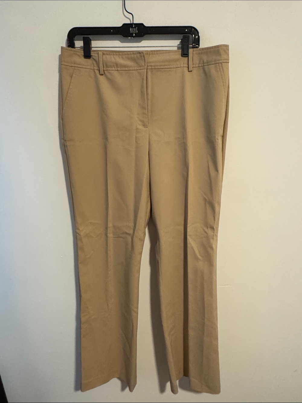 Women’s Straight-Leg Khaki Chinos - Tan